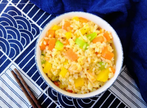 Brown Rice With Shrimps and Seasonal Vegetables虾仁时蔬糙米饭