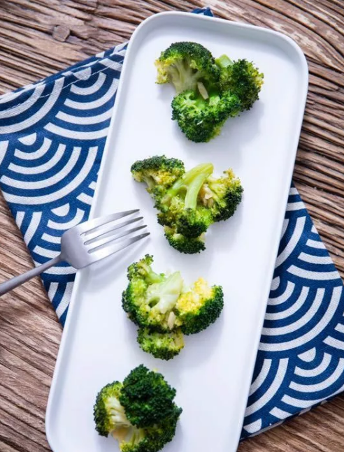 Stir Fried Broccoli清炒西兰花