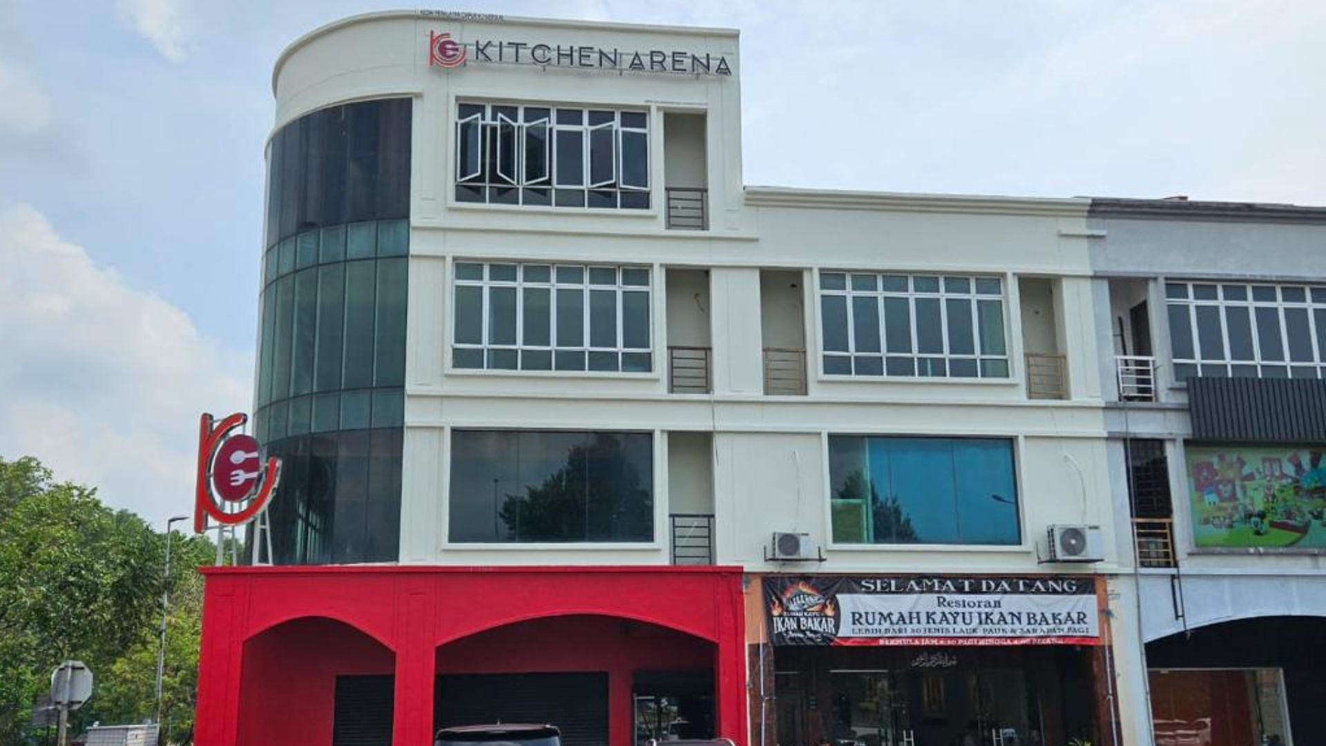 Experience The Largest World Of Oven Showroom