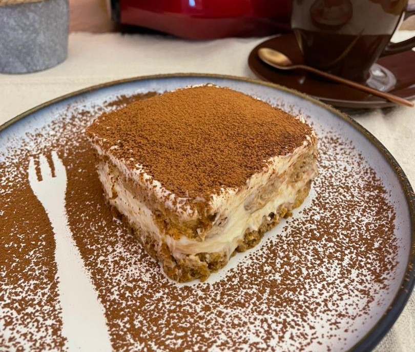 Tiramisu Cake 