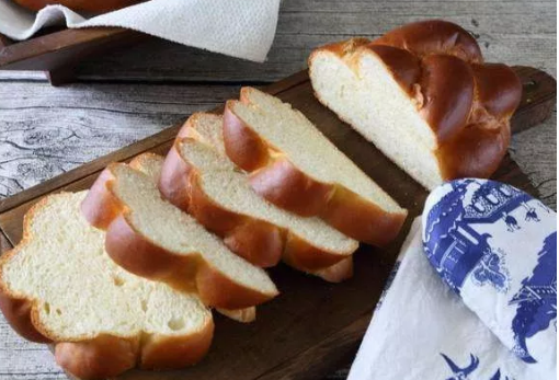 Fluffy Milk Bread 牛奶面包