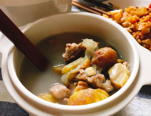 Simmered Chicken with Chinese Chestnut 板栗炖鸡
