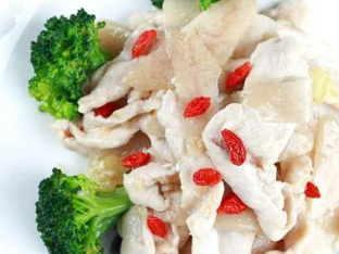 Chicken with Pyrus Nivalis 雪梨爆鸡片