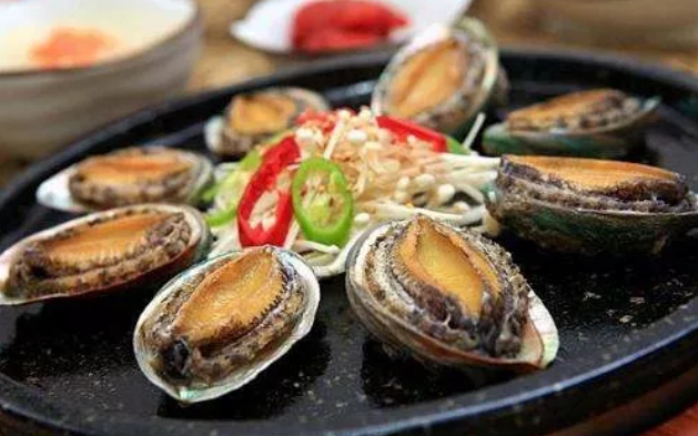 Steamed Abalone with Douchi 豆豉蒸鲍鱼
