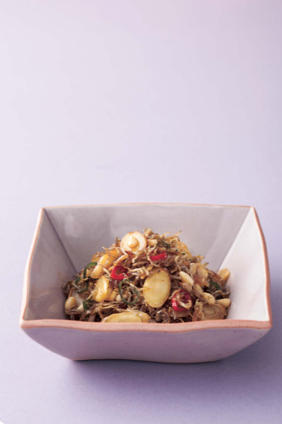 Boiled anchovy and ginseng