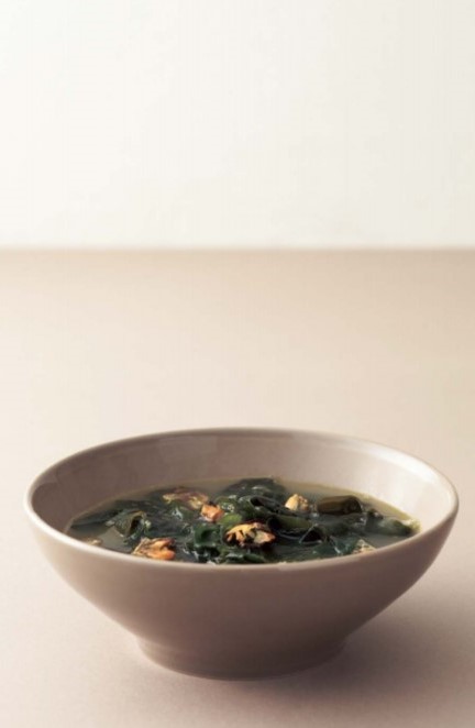 Mussel seaweed soup