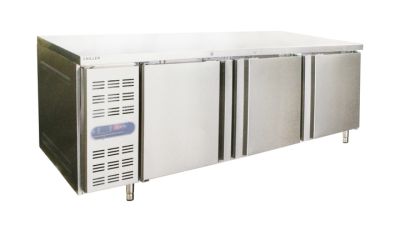 IISTIA 3 Door Counter Freezer UF1875